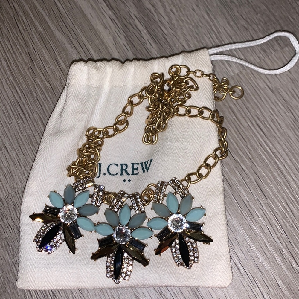 Statement necklace
